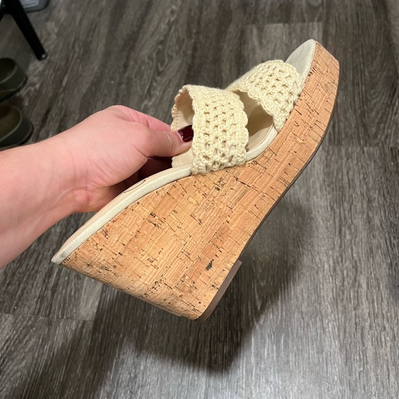 Jessica Simpson crochet wedges, size 9.5 - Picture 6 of 7